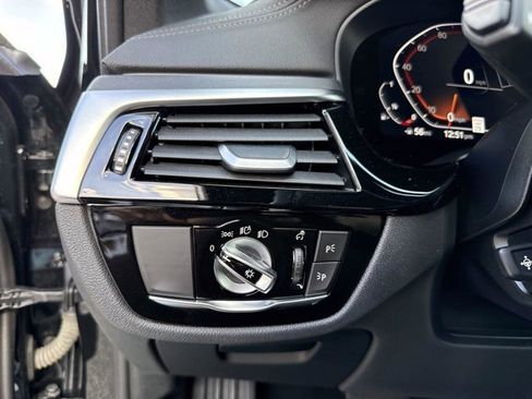 Certified 2023 BMW 530i 530i w/ Convenience Package image 32