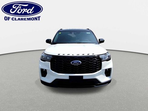 New 2026 Ford Explorer ST-Line AWD/4WD image 3