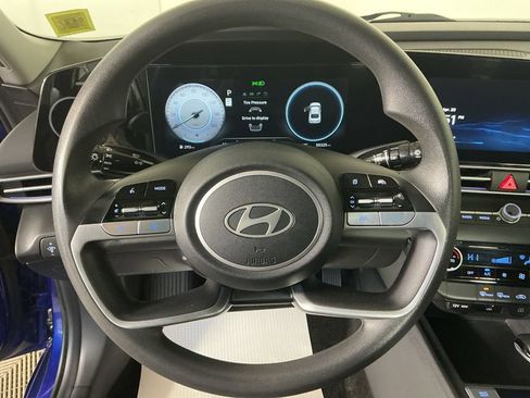 Used 2024 Hyundai Elantra SEL FWD image 15