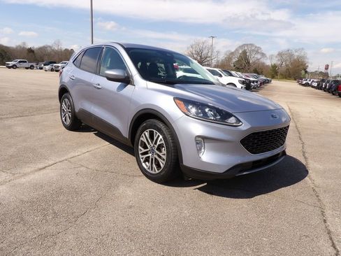 Used 2022 Ford Escape SEL image 2