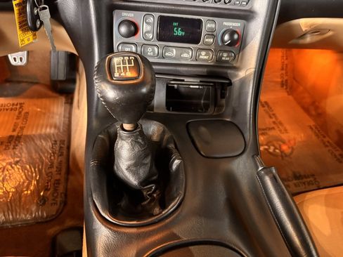 Used 2001 Chevrolet Corvette Convertible w/ Preferred Equipment Group2 image 22