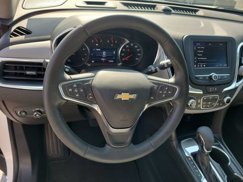 Used 2024 Chevrolet Equinox LT FWD image 25