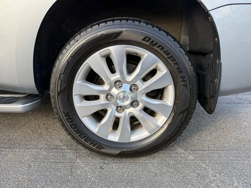 Used 2017 Toyota Sequoia Platinum image 30