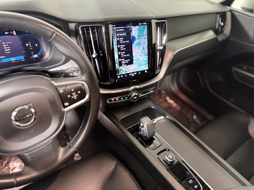 Used 2023 Volvo XC60 B5 Core AWD/4WD image 17