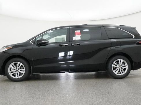 New 2026 Toyota Sienna Limited image 20