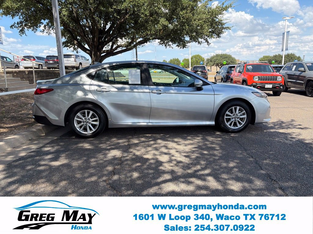 Used 2025 Toyota Camry LE FWD image 9