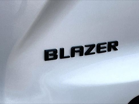 Used 2022 Chevrolet Blazer RS w/ Driver Confidence II Package FWD image 10