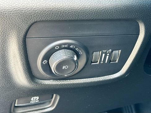 Used 2025 Jeep Grand Cherokee Overland AWD/4WD image 11