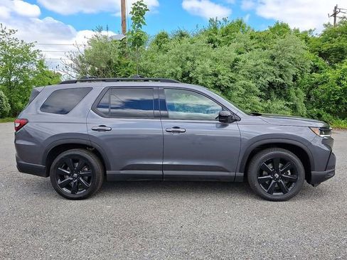 Used 2025 Honda Pilot Black Edition image 7