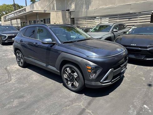 Used 2024 Hyundai Kona SEL FWD image 2