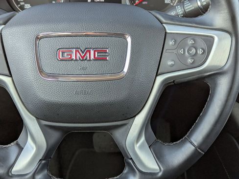 Used 2023 GMC Acadia SLT image 23