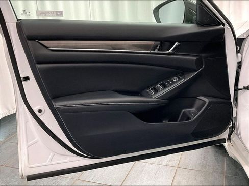Used 2022 Honda Accord Sport image 9