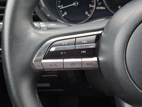 Used 2020 MAZDA MAZDA3 Hatchback w/ Preferred Package FWD image 25