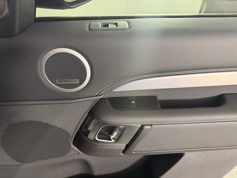 New 2026 Land Rover Discovery Limited Edition image 30