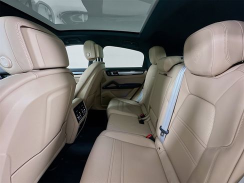 Used 2023 Porsche Cayenne S image 26