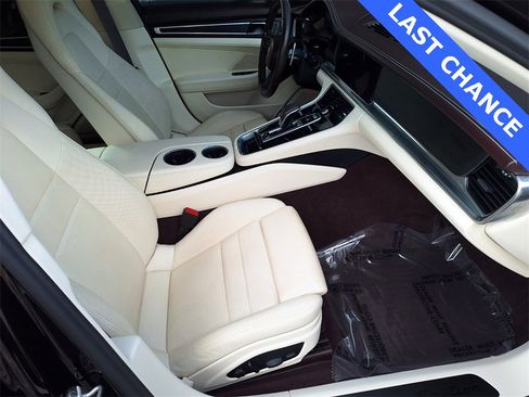 Used 2023 Porsche Panamera 4 Platinum Edition image 33