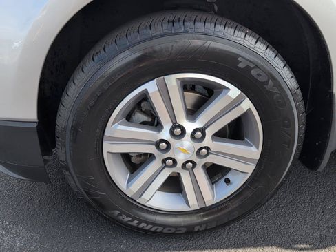 Used 2015 Chevrolet Traverse LT w/ LPO, 'HIT The Road' Package FWD image 9