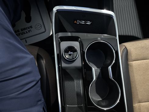 New 2026 Chevrolet Equinox ACTIV w/ Convenience Package III image 24