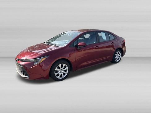 Used 2025 Toyota Corolla LE FWD image 9