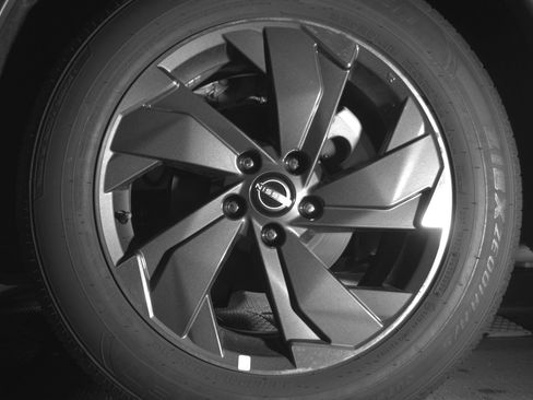 Used 2025 Nissan Rogue SV image 14