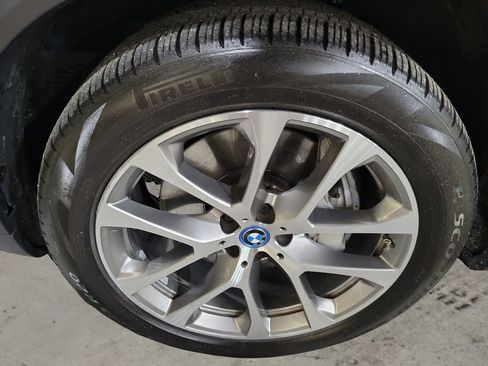 Used 2025 BMW X5 xDrive50e w/ Climate Comfort Package image 9