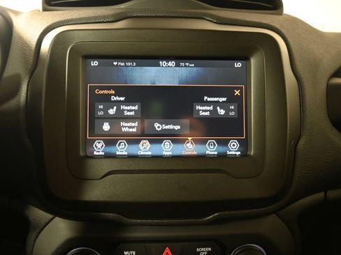 Used 2020 Jeep Renegade Latitude w/ Cold Weather Group AWD/4WD image 28