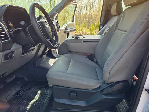 Used 2021 Ford F550 4x4 Regular Cab Super Duty image 19