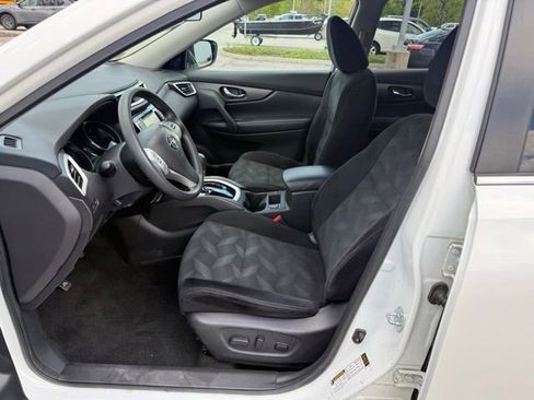 Used 2016 Nissan Rogue SV w/ SV Premium Package AWD/4WD image 10