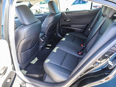 Used 2024 Lexus ES 350 w/ Premium Package FWD image 18