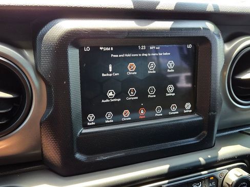 Used 2018 Jeep Wrangler Unlimited Sport S AWD/4WD image 23
