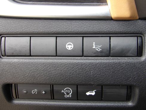 Certified 2023 Nissan Rogue Platinum w/ Platinum Premium Package image 37