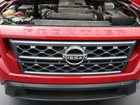 Used 2022 Nissan Frontier SV w/ SV Premium Package image 28