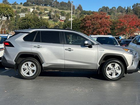 Used 2021 Toyota RAV4 XLE w/ Carpet Mat Package (TMS) image 2