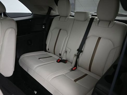 Certified 2024 MAZDA CX-90 3.3 Turbo w/ Premium Plus Pkg image 25