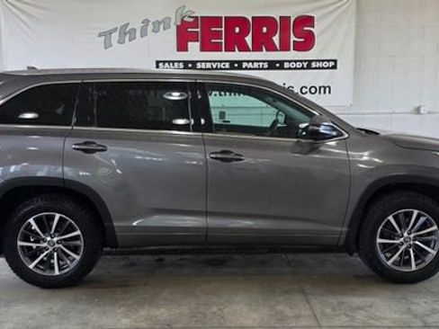 Used 2018 Toyota Highlander XLE image 6