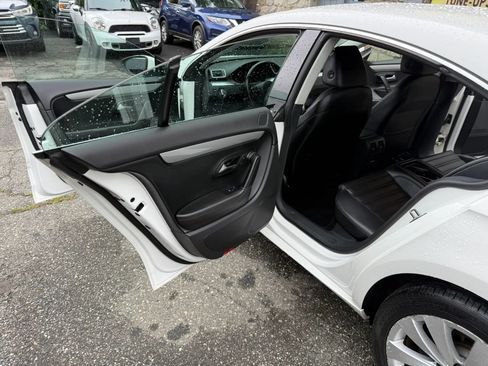 Used 2012 Volkswagen CC R-Line FWD image 21