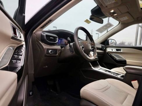 Used 2022 Ford Explorer Platinum w/ Equipment Group 601A image 16