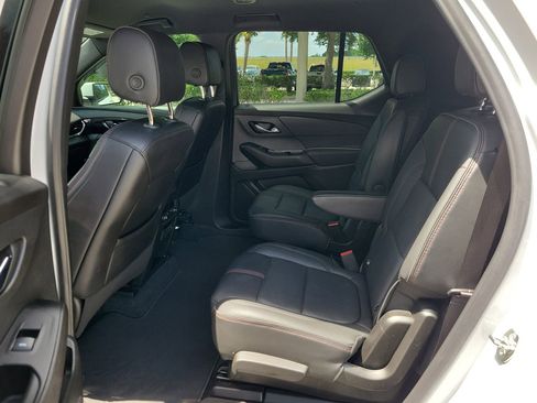 Used 2023 Chevrolet Traverse RS FWD image 11