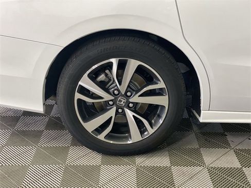 Used 2024 Honda Odyssey Touring image 18