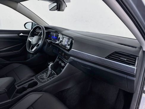 Used 2024 Volkswagen Jetta SE FWD image 29