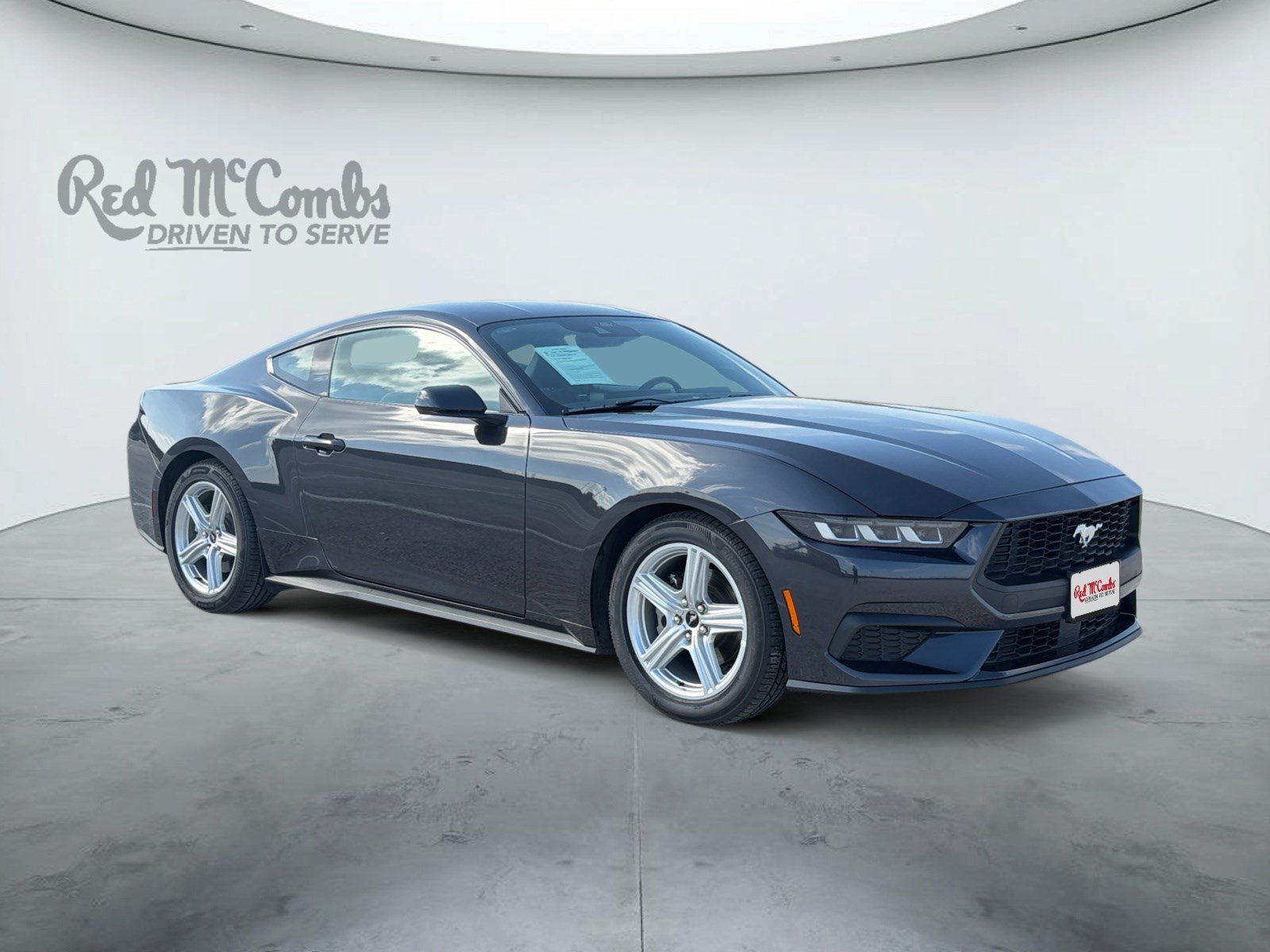Used 2024 Ford Mustang Coupe RWD image 3