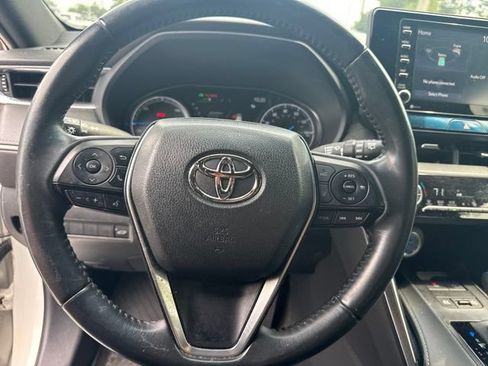 Used 2022 Toyota Venza XLE AWD/4WD image 9