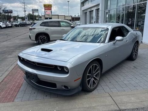 Used 2023 Dodge Challenger R/T RWD image 15