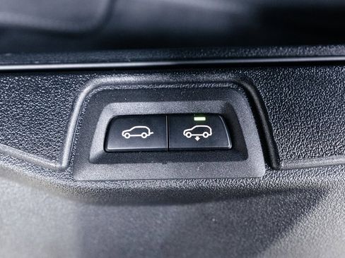 Used 2025 BMW X7 xDrive40i w/ Executive Package image 33