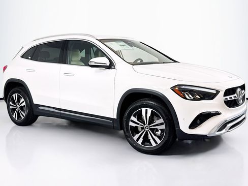 New 2025 Mercedes-Benz GLA 250 image 3