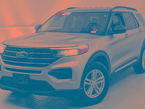 Certified 2023 Ford Explorer XLT w/ Class IV Trailer Tow Package image 6