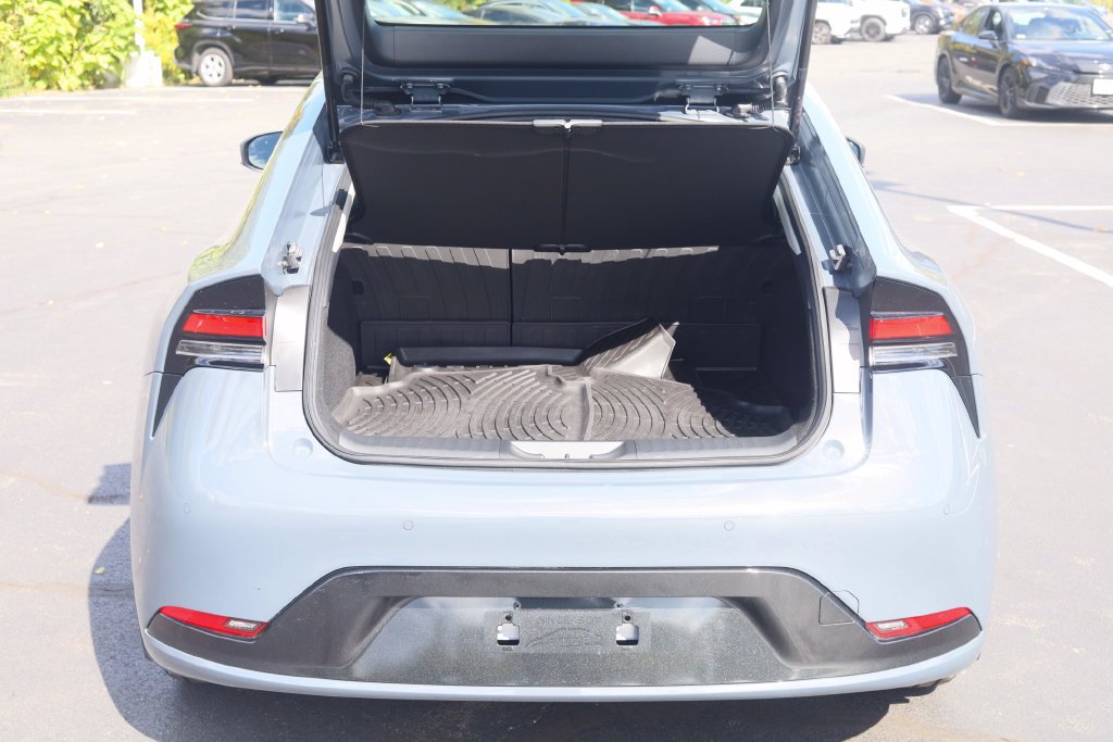 Used 2026 Toyota Prius XLE FWD image 23