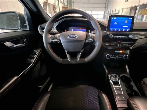 Used 2025 Ford Escape ST-Line image 17