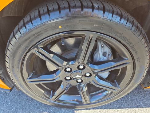 Used 2018 Ford Mustang GT Premium w/ Equipment Group 401A RWD image 17