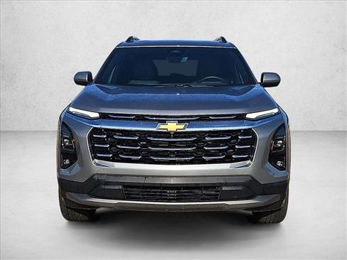 Used 2025 Chevrolet Equinox LT w/ Convenience Package II FWD image 2